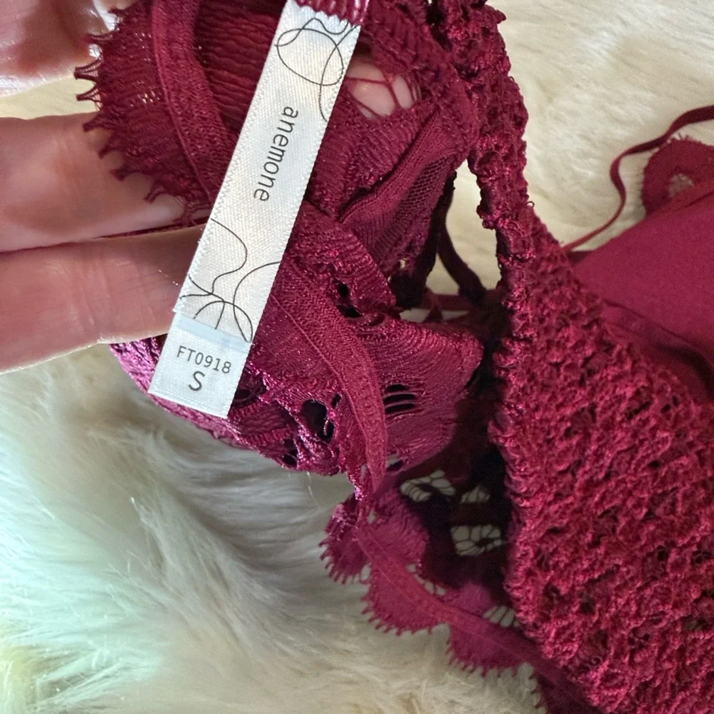 NWT Anemone bralette Burgundy Red  Lace Strappy adj. strap removable pad S M XXL